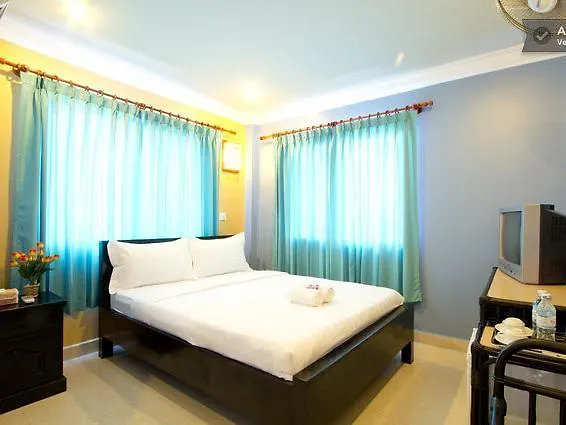 Hotel Indopak Villa & Restaurant 3*