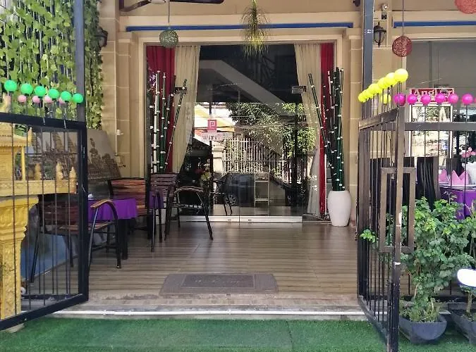 Hotel Indopak Villa & Restaurant
