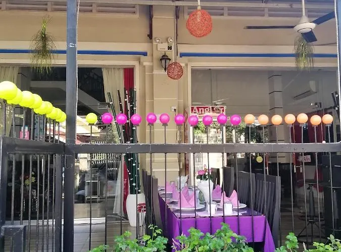 Indopak Villa & Restaurant 3*